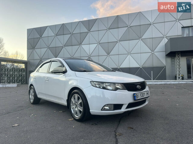 Белый Киа Черато, объемом двигателя 1.59 л и пробегом 161 тыс. км за 7000 $, фото 1 на Automoto.ua