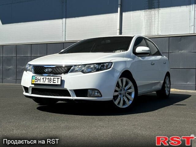 Киа Черато 2011 в Одессе на Automoto.ua Белый Киа Черато, объемом двигателя 2 л и пробегом 140 тыс. км за 8000 $, фото 1 на Automoto.ua