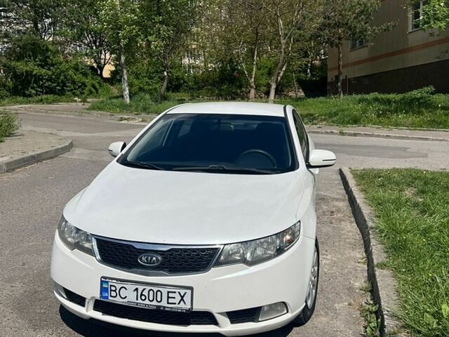 Белый Киа Черато, объемом двигателя 1.6 л и пробегом 230 тыс. км за 7200 $, фото 1 на Automoto.ua