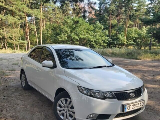 Белый Киа Черато, объемом двигателя 1.6 л и пробегом 250 тыс. км за 5814 $, фото 1 на Automoto.ua