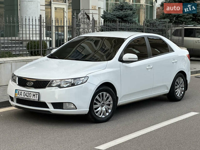 Белый Киа Черато, объемом двигателя 1.6 л и пробегом 190 тыс. км за 7350 $, фото 1 на Automoto.ua