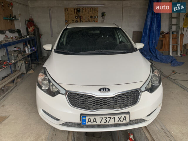 Білий Кіа Черато, об'ємом двигуна 1.59 л та пробігом 120 тис. км за 7900 $, фото 1 на Automoto.ua