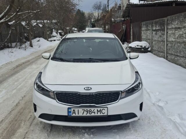 Білий Кіа Черато, об'ємом двигуна 2 л та пробігом 145 тис. км за 10200 $, фото 1 на Automoto.ua