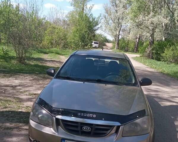 Бежевый Киа Черато, объемом двигателя 1.6 л и пробегом 220 тыс. км за 3000 $, фото 1 на Automoto.ua