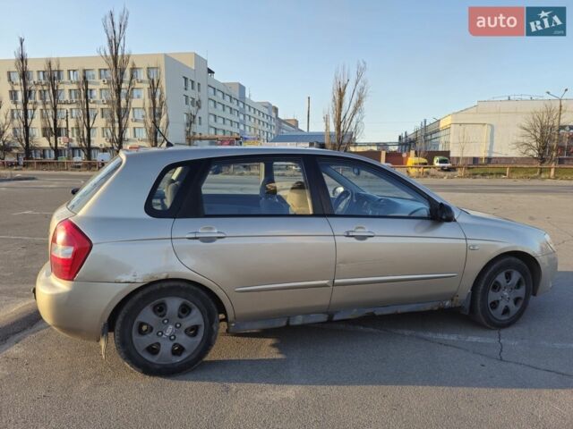 Бежевый Киа Черато, объемом двигателя 1.6 л и пробегом 391 тыс. км за 3000 $, фото 1 на Automoto.ua