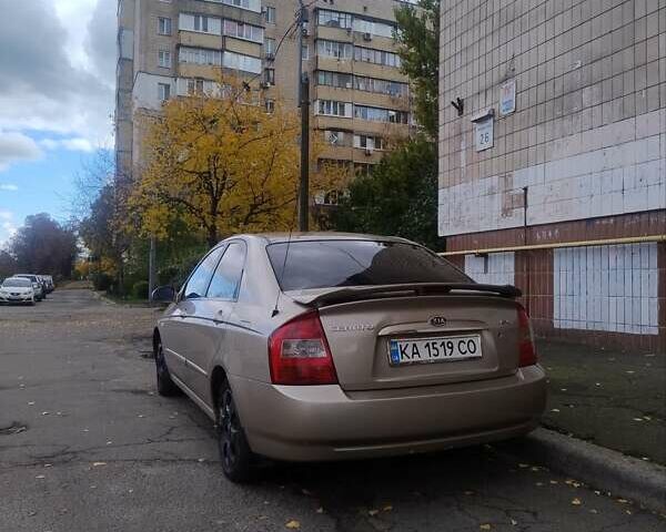 Бежевий Кіа Черато, об'ємом двигуна 1.6 л та пробігом 214 тис. км за 3050 $, фото 1 на Automoto.ua