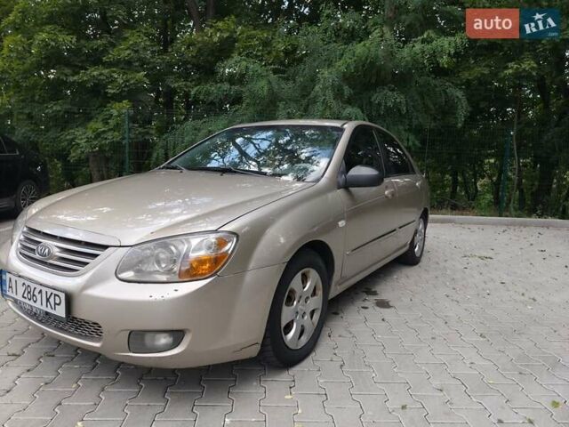 Бежевый Киа Черато, объемом двигателя 1.6 л и пробегом 440 тыс. км за 3200 $, фото 1 на Automoto.ua