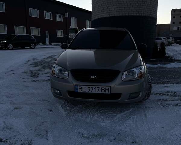 Бежевый Киа Черато, объемом двигателя 1.58 л и пробегом 278 тыс. км за 4000 $, фото 1 на Automoto.ua