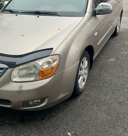 Бежевый Киа Черато, объемом двигателя 1.98 л и пробегом 222 тыс. км за 5200 $, фото 1 на Automoto.ua