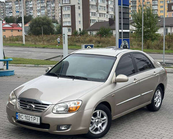 Бежевый Киа Черато, объемом двигателя 1.98 л и пробегом 268 тыс. км за 4555 $, фото 1 на Automoto.ua