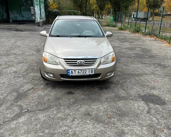 Бежевый Киа Черато, объемом двигателя 1.6 л и пробегом 185 тыс. км за 5000 $, фото 1 на Automoto.ua