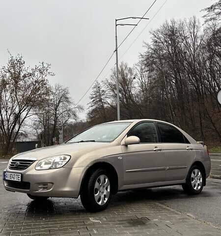 Бежевый Киа Черато, объемом двигателя 1.6 л и пробегом 280 тыс. км за 3100 $, фото 1 на Automoto.ua