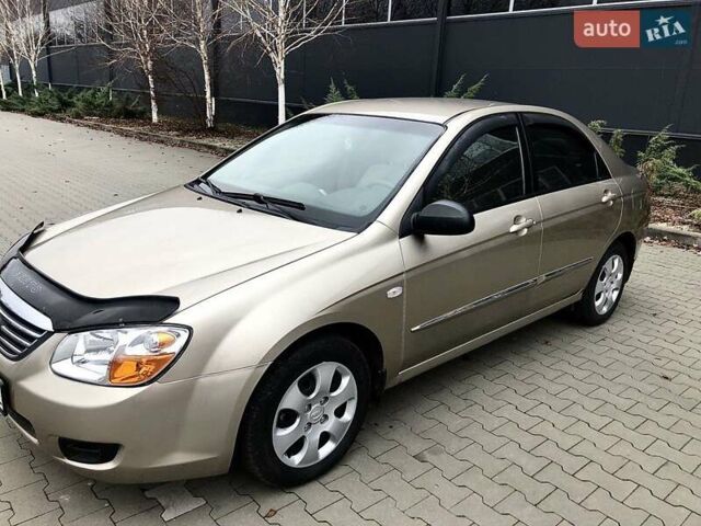 Бежевый Киа Черато, объемом двигателя 1.6 л и пробегом 118 тыс. км за 5500 $, фото 1 на Automoto.ua