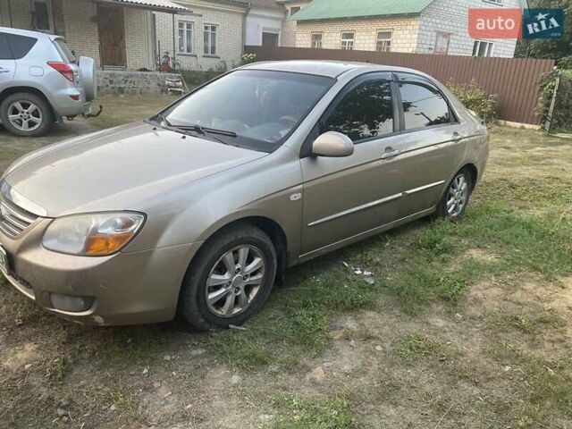 Бежевый Киа Черато, объемом двигателя 1.6 л и пробегом 380 тыс. км за 3700 $, фото 1 на Automoto.ua