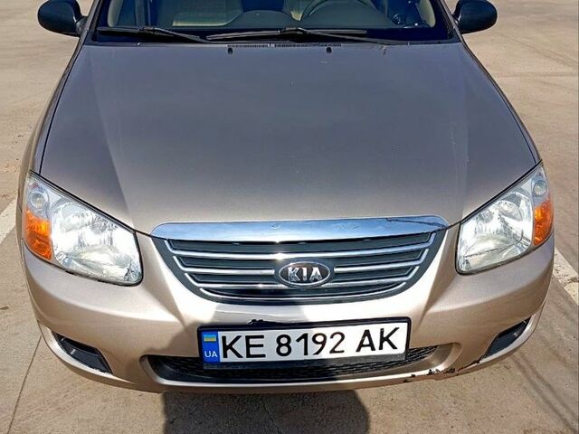 Бежевый Киа Черато, объемом двигателя 1.6 л и пробегом 196 тыс. км за 5000 $, фото 1 на Automoto.ua