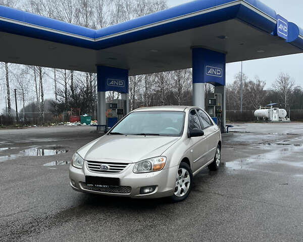 Бежевий Кіа Черато, об'ємом двигуна 1.6 л та пробігом 230 тис. км за 3700 $, фото 1 на Automoto.ua