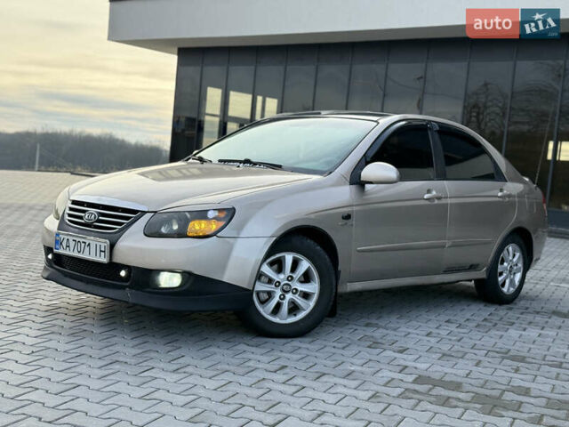 Бежевый Киа Черато, объемом двигателя 1.6 л и пробегом 335 тыс. км за 3800 $, фото 1 на Automoto.ua