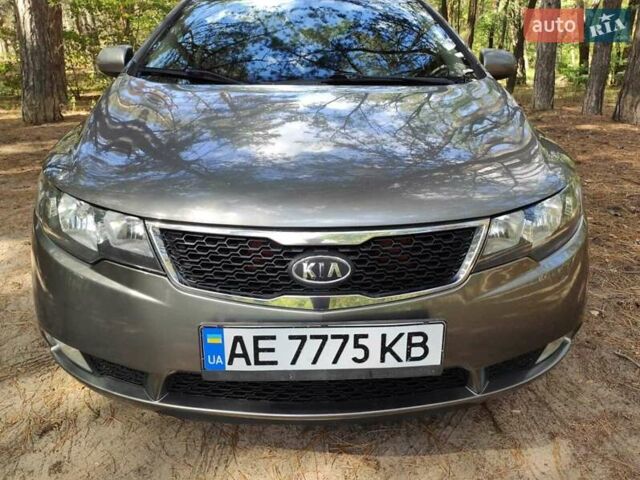 Бежевий Кіа Черато, об'ємом двигуна 1.59 л та пробігом 185 тис. км за 6700 $, фото 1 на Automoto.ua