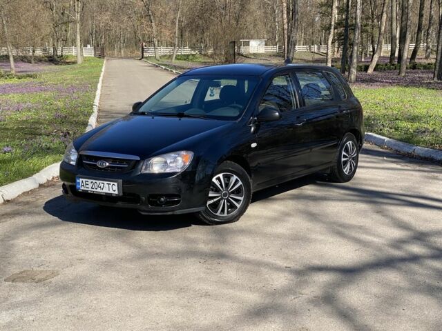 Черный Киа Черато, объемом двигателя 1.6 л и пробегом 350 тыс. км за 4300 $, фото 1 на Automoto.ua