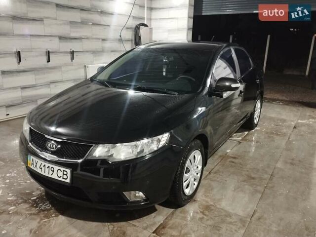 Черный Киа Черато, объемом двигателя 1.59 л и пробегом 180 тыс. км за 6800 $, фото 1 на Automoto.ua