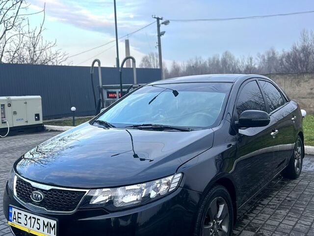 Чорний Кіа Черато, об'ємом двигуна 2 л та пробігом 225 тис. км за 7400 $, фото 1 на Automoto.ua