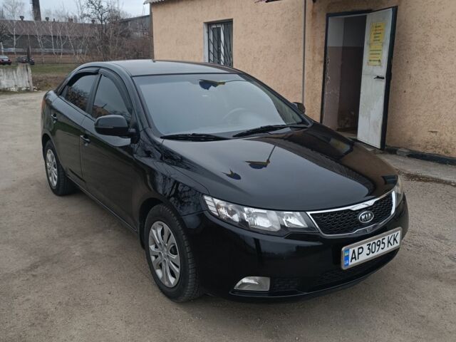 Чорний Кіа Черато, об'ємом двигуна 1.6 л та пробігом 180 тис. км за 8000 $, фото 1 на Automoto.ua