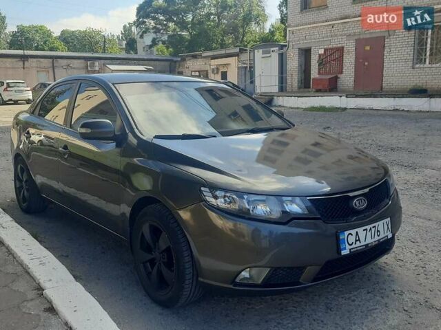 Коричневий Кіа Черато, об'ємом двигуна 1.6 л та пробігом 225 тис. км за 5000 $, фото 1 на Automoto.ua