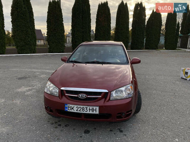 Киа Черато 2006 в Дубно на Automoto.ua Красный Киа Черато, объемом двигателя 1.6 л и пробегом 211 тыс. км за 4000 $, фото 1 на Automoto.ua