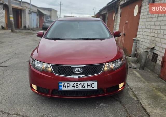 Красный Киа Черато, объемом двигателя 1.59 л и пробегом 87 тыс. км за 7900 $, фото 1 на Automoto.ua