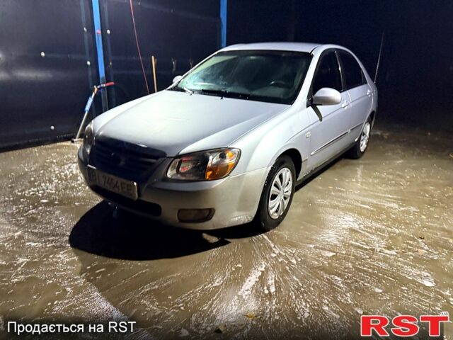 Киа Черато, объемом двигателя 1.6 л и пробегом 200 тыс. км за 3850 $, фото 1 на Automoto.ua