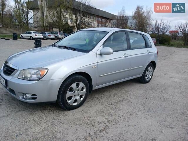 Серый Киа Черато, объемом двигателя 1.6 л и пробегом 192 тыс. км за 4200 $, фото 1 на Automoto.ua