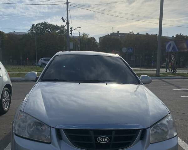 Серый Киа Черато, объемом двигателя 1.6 л и пробегом 200 тыс. км за 3700 $, фото 1 на Automoto.ua