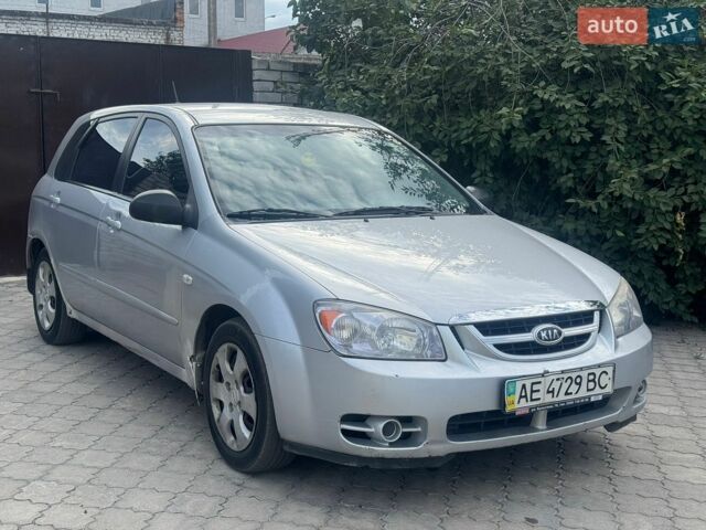 Серый Киа Черато, объемом двигателя 1.6 л и пробегом 188 тыс. км за 2500 $, фото 1 на Automoto.ua