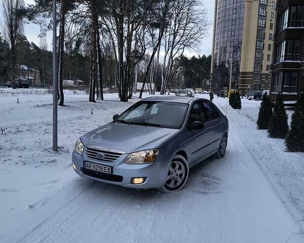 Серый Киа Черато, объемом двигателя 1.6 л и пробегом 180 тыс. км за 4500 $, фото 1 на Automoto.ua