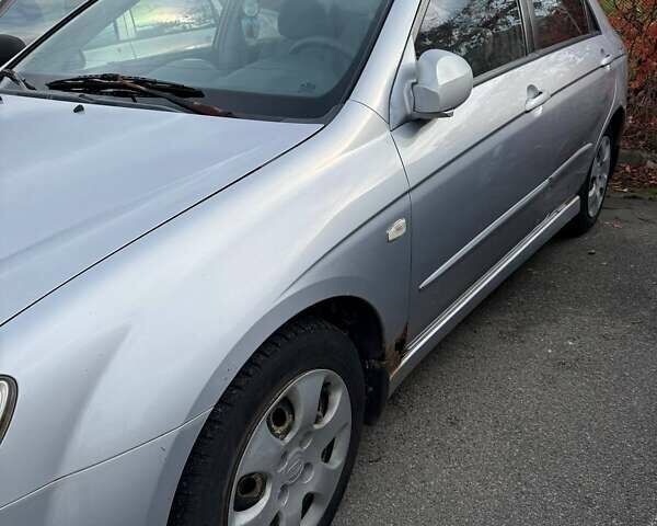 Серый Киа Черато, объемом двигателя 1.6 л и пробегом 178 тыс. км за 2900 $, фото 1 на Automoto.ua