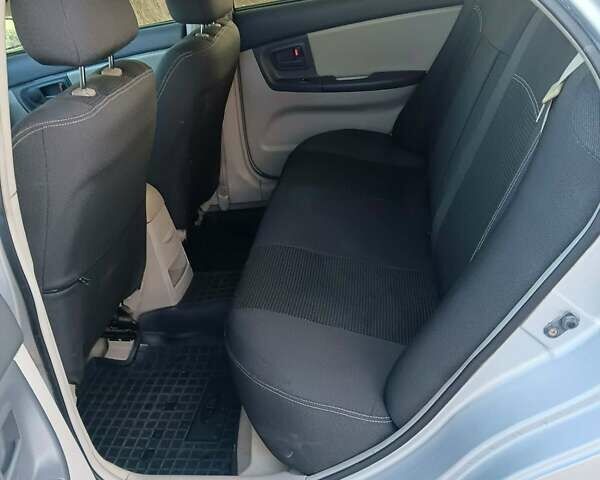 Серый Киа Черато, объемом двигателя 1.6 л и пробегом 230 тыс. км за 3800 $, фото 1 на Automoto.ua