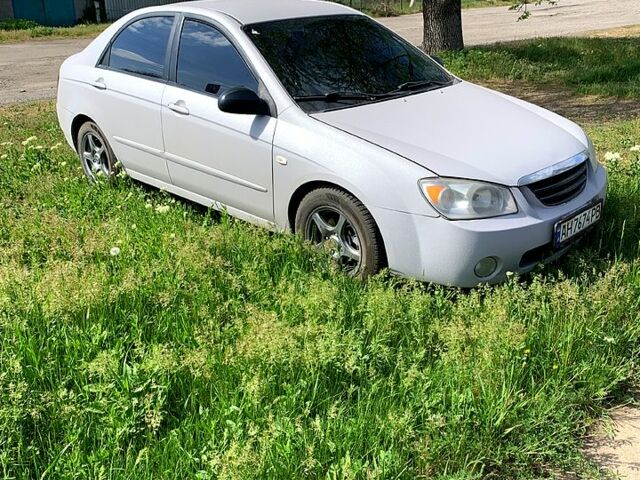 Серый Киа Черато, объемом двигателя 1.6 л и пробегом 300 тыс. км за 3500 $, фото 1 на Automoto.ua