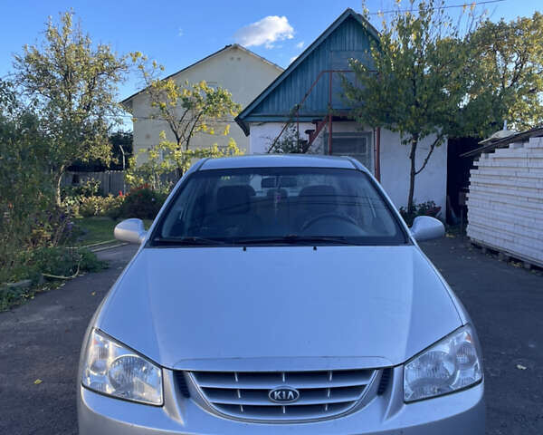 Серый Киа Черато, объемом двигателя 1.6 л и пробегом 178 тыс. км за 4500 $, фото 1 на Automoto.ua