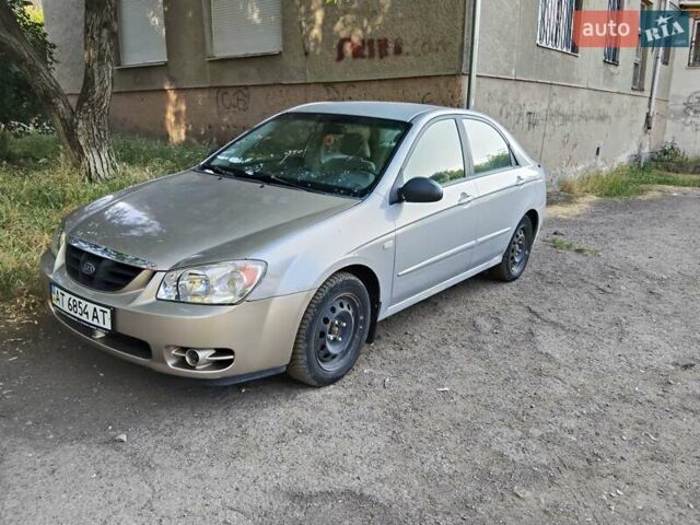 Серый Киа Черато, объемом двигателя 1.6 л и пробегом 89 тыс. км за 2800 $, фото 1 на Automoto.ua