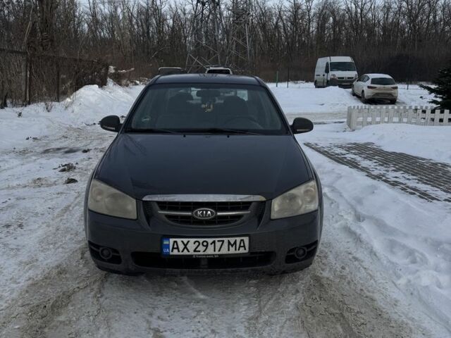 Серый Киа Черато, объемом двигателя 1.6 л и пробегом 235 тыс. км за 3400 $, фото 1 на Automoto.ua