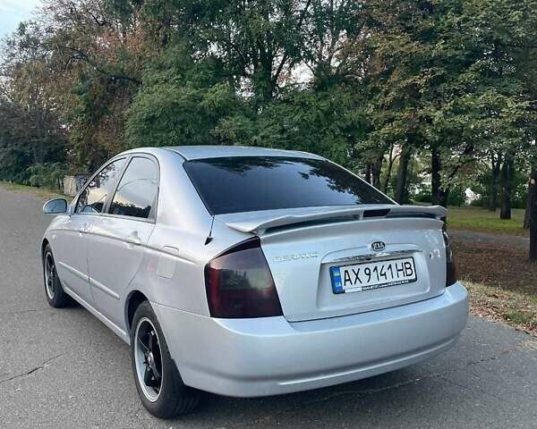 Сірий Кіа Черато, об'ємом двигуна 2 л та пробігом 350 тис. км за 4100 $, фото 1 на Automoto.ua