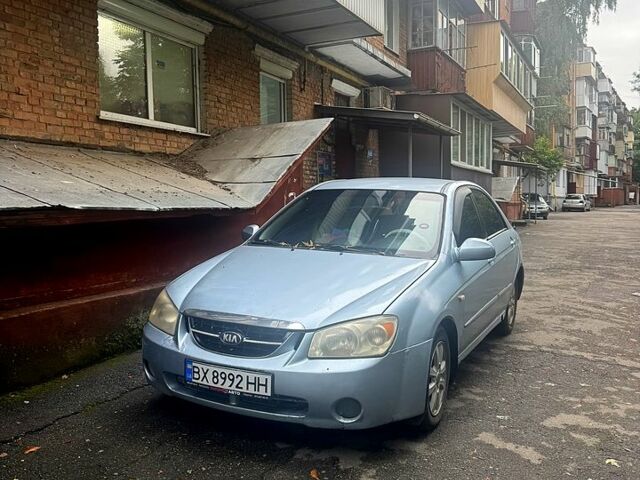 Серый Киа Черато, объемом двигателя 2 л и пробегом 250 тыс. км за 2300 $, фото 1 на Automoto.ua