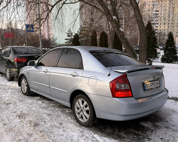 Серый Киа Черато, объемом двигателя 1.98 л и пробегом 190 тыс. км за 4350 $, фото 1 на Automoto.ua