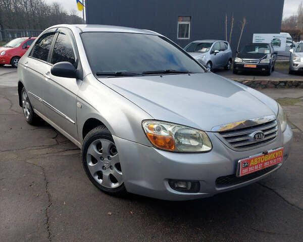 Серый Киа Черато, объемом двигателя 1.6 л и пробегом 250 тыс. км за 3999 $, фото 1 на Automoto.ua