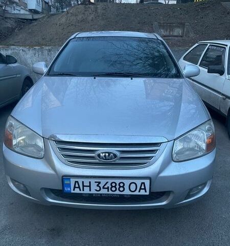 Серый Киа Черато, объемом двигателя 1.59 л и пробегом 195 тыс. км за 4200 $, фото 1 на Automoto.ua