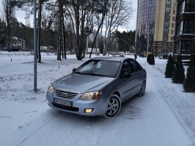 Серый Киа Черато, объемом двигателя 1.6 л и пробегом 180 тыс. км за 4500 $, фото 1 на Automoto.ua