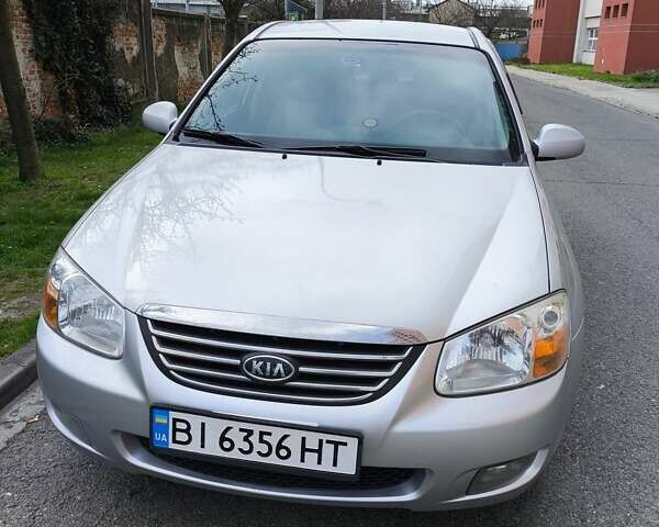 Серый Киа Черато, объемом двигателя 1.6 л и пробегом 218 тыс. км за 4500 $, фото 1 на Automoto.ua