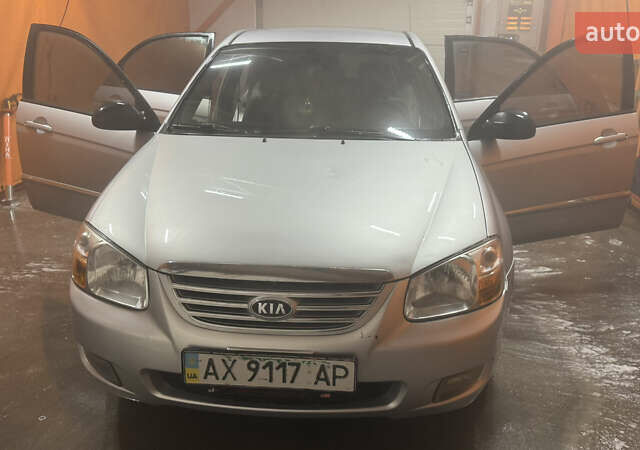 Серый Киа Черато, объемом двигателя 1.6 л и пробегом 274 тыс. км за 3500 $, фото 1 на Automoto.ua