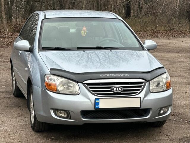 Сірий Кіа Черато, об'ємом двигуна 1.6 л та пробігом 268 тис. км за 4700 $, фото 1 на Automoto.ua
