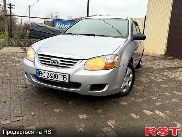 Серый Киа Черато, объемом двигателя 1.6 л и пробегом 250 тыс. км за 4200 $, фото 1 на Automoto.ua